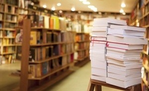 Panduan Lengkap Memulai Bisnis Berjualan Buku