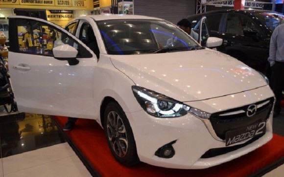 Seri Teranyar Mazda2 Hatchback Percaya Diri di SMS 2015