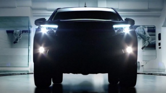 New Toyota Hilux Revo Mengusung Teknologi Dikelasnya Untuk Menggugah Pertarungan Dikelas Pick-Up Double Cabin