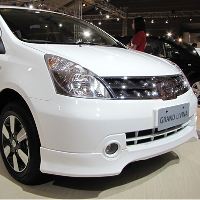 Tampak depan Nissan Grand Livina Highway Star