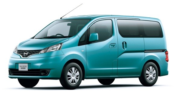 Nissan NV200 Vanette yang akan menantang langsung raja MPV medium Kijang Innova.