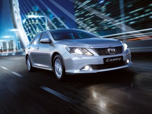 eluncuran New Camry akan dimanfaatkan Toyota dalam ajang Delhi Auto Expo Januari 2012