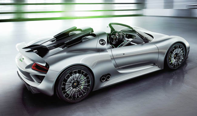 Porsche 918 Spyder (US$ 845.000 atau sekitar Rp7,6 miliar).