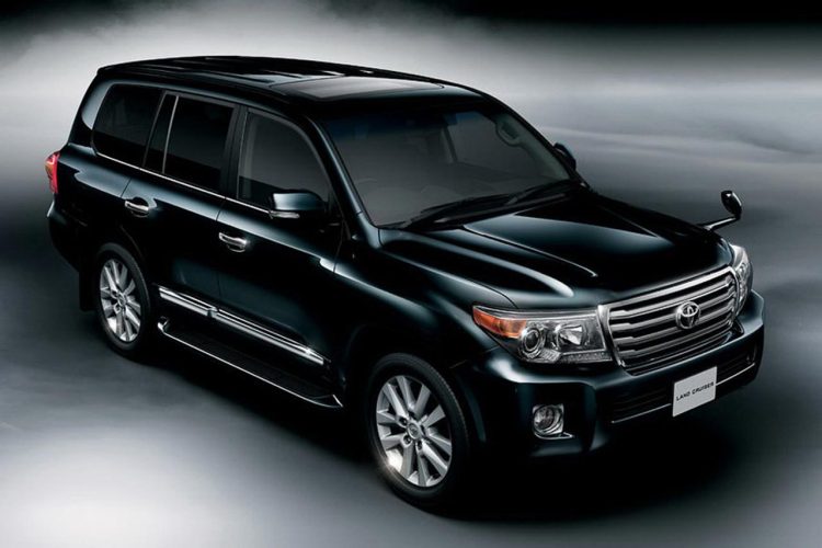 Land Cruiser akan diperkuat mesin 4.6 liter V8 dengan tenaga 318-hp dan torsi 339 lb-ft