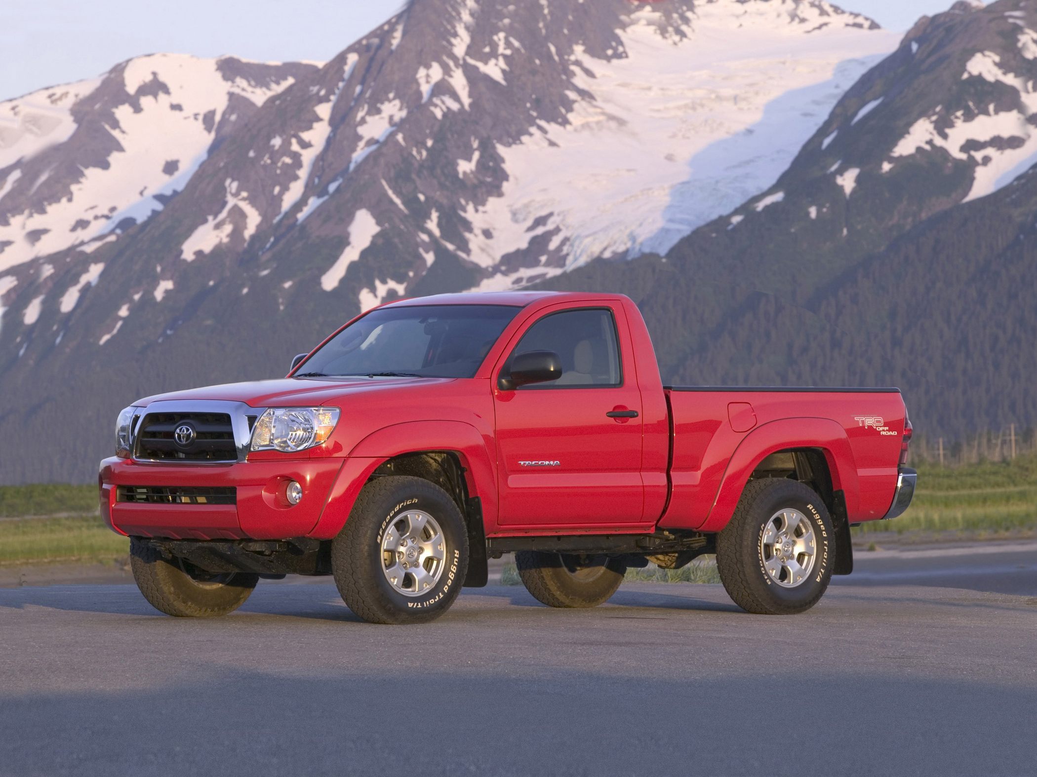 Toyota Tacoma Regular Cab Perkiraan Harga: US$17.685 (Rp159 juta)