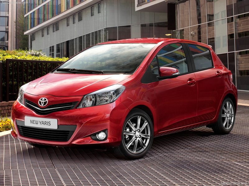 New Yaris TRD Facelift dengan harga Rp 227,95 Juta.