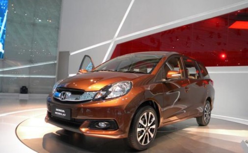  Honda Mobilio yang menjadi cikal bakal MPV