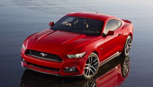 Mobil Sport Ford Mustang 2015 dipersenjatai Tiga Pilihan Mesin Dengan Kapasitas Yang Berbeda