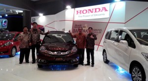 Pameran Otomotif Medan 2014 Honda Mobilio Satu-satunya Primadona Pameran Di Antara Produk Honda Lainnya