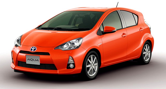 Mobil Toyota Prius C Hybrid Hadir Dengan Warna Yang Berbeda